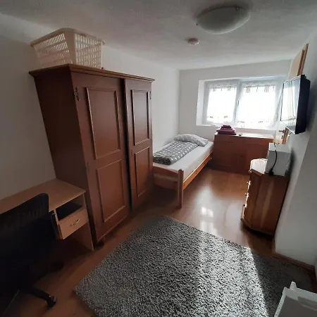 Casa de hóspedes Biberach-riss-zimmer-frei, Einzel-zimmer Bad Kueche Birkenhard