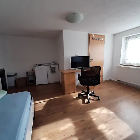 Biberach-riss-zimmer-frei, Einzel-zimmer Bad Kueche 3*