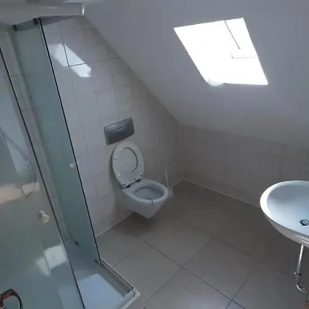 בית הארחה Biberach-riss-zimmer-frei, Einzel-zimmer Bad Kueche 3*