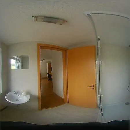 Casa de hóspedes Biberach-riss-zimmer-frei, Einzel-zimmer Bad Kueche 3*