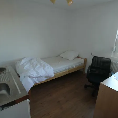 Biberach-riss-zimmer-frei, Einzel-zimmer Bad Kueche 3*